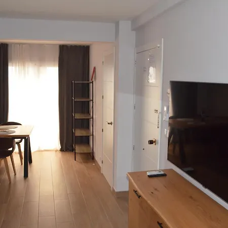 Tide Retreat Cozy N דירה בנידורם
